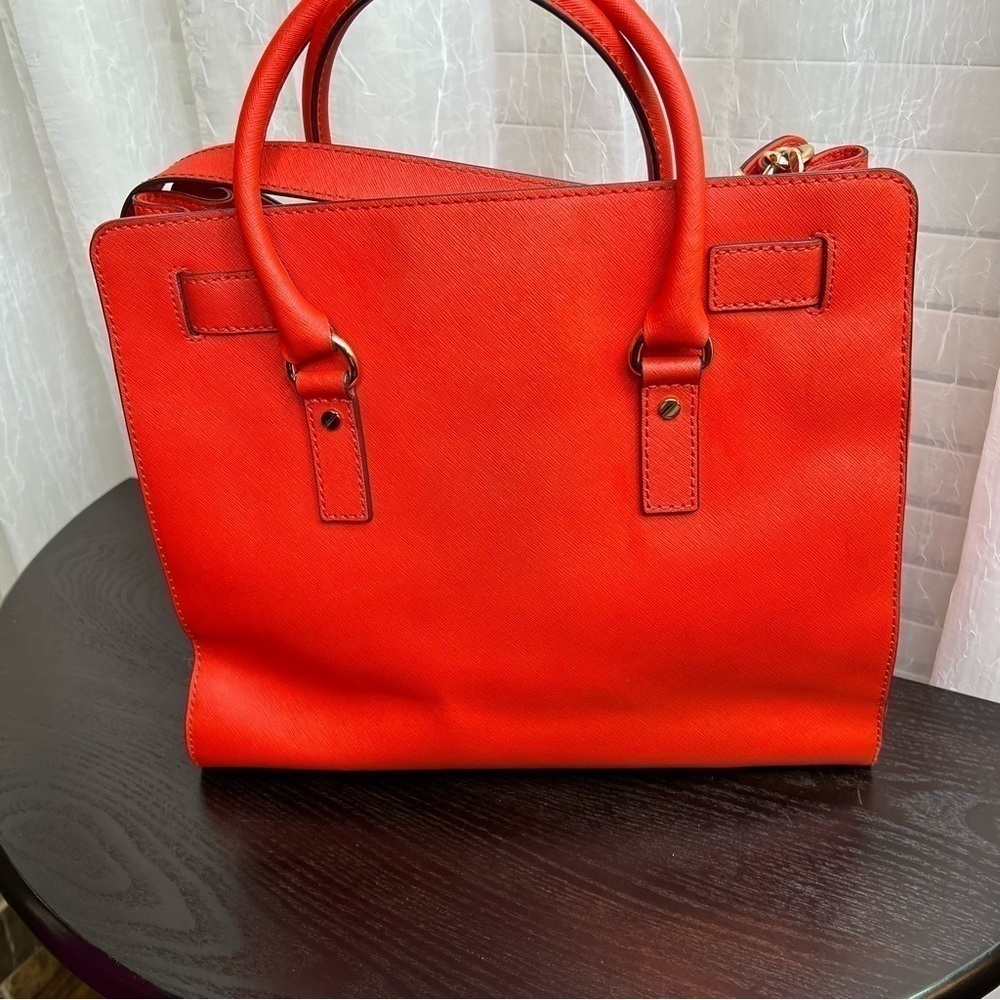 8- MICHAEL MICHAEL KORS Red Leather Hamilton Tote - Picture 4 of 9